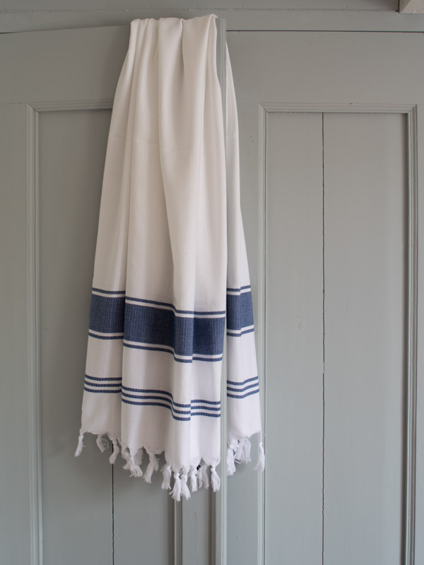 hammam towel white/marine blue